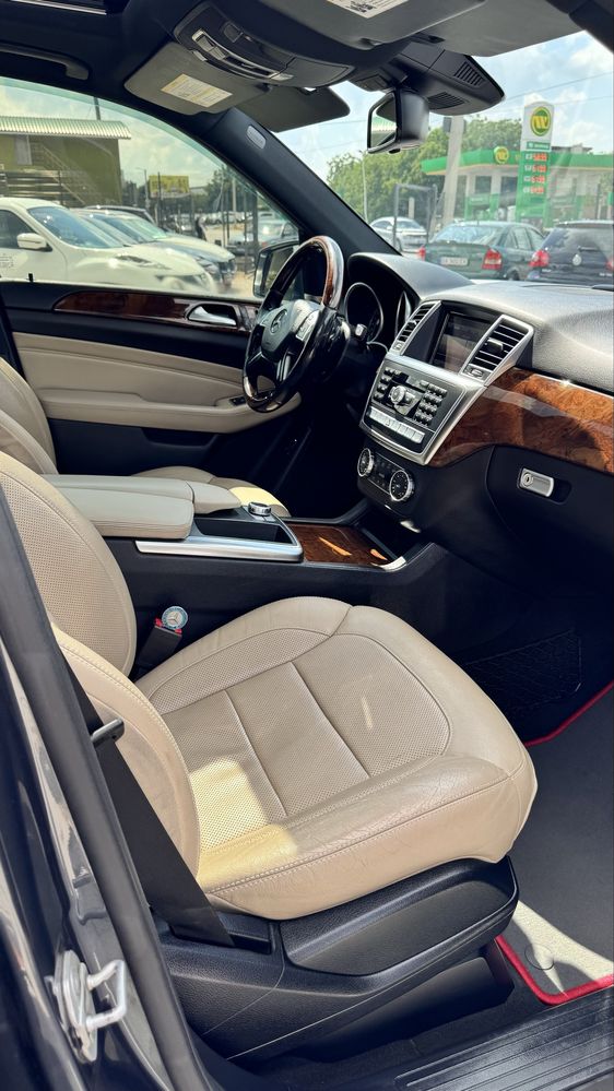 Mercedes-Benz W166 ML 250 BLUETEC 4 Matic 2015 р 2,1 Дизель 7АКПП