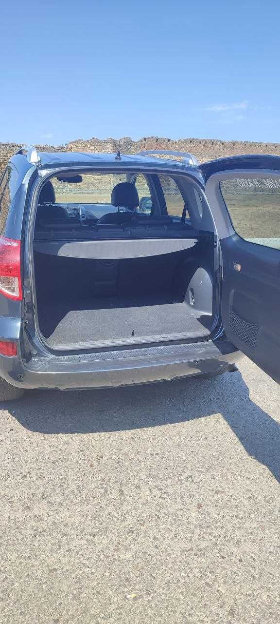 Продам Toyota RAV4