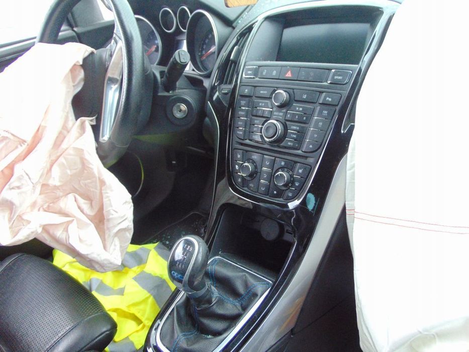 NAWIGACJA EKRAN WYSWIETLACZ RADIO GPS CD NAVI OPEL ASTRA J IV OPC GTC 2.0 T
