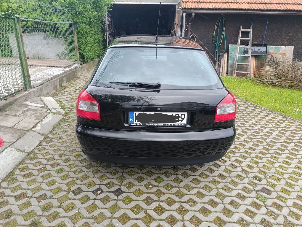 Audi  A3  1.6 benzyna