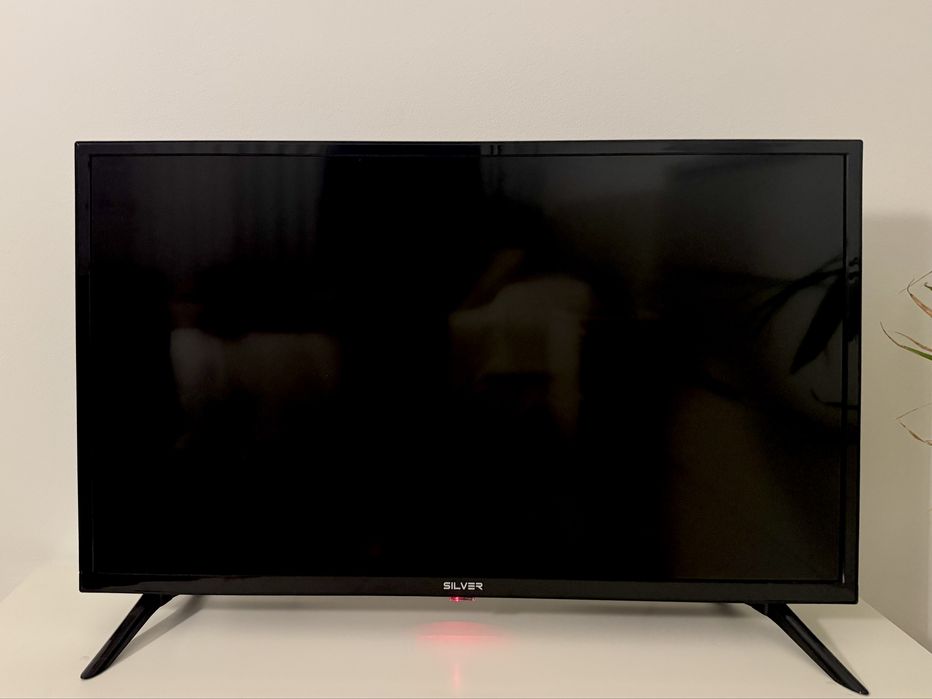TV SILVER LED IP-L32 modelo 495523