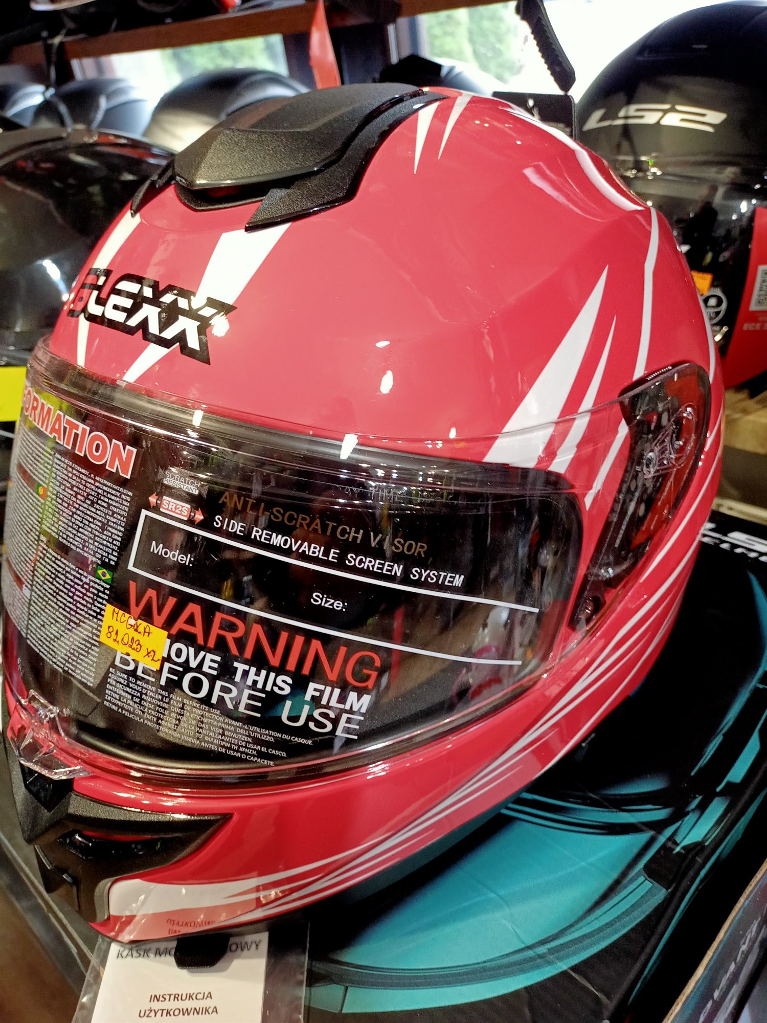 Kask  blendą BLEXX MD-820 biały, szary, czarny połysk lub matowy