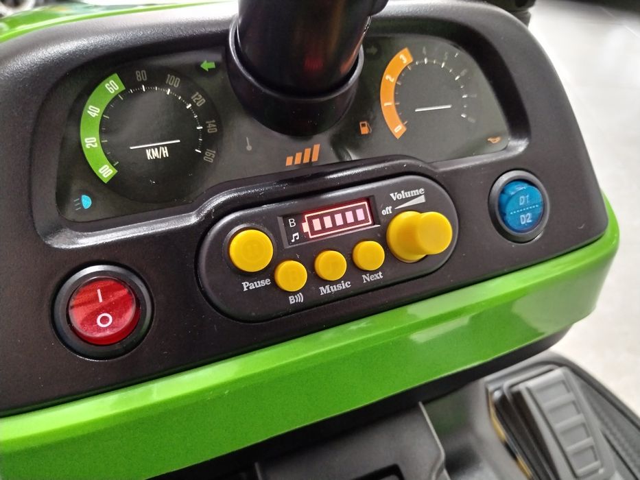 Trator Elétrico infantil 12v rodas de borracha