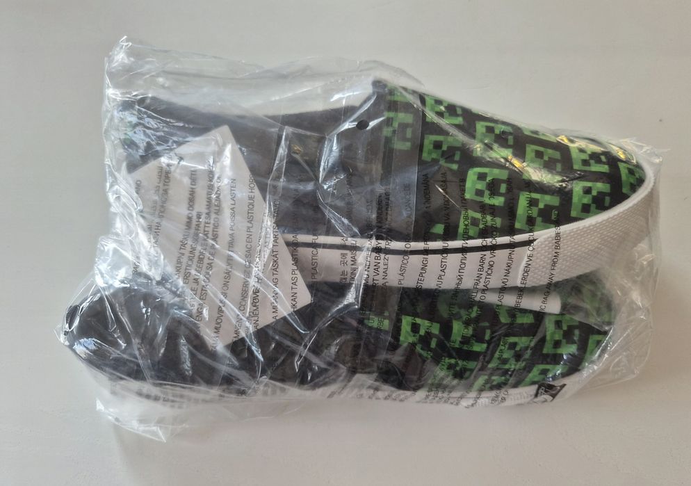 Nowe (z metką) buty wsuwane Minecraft - H&M - rozmiar 33