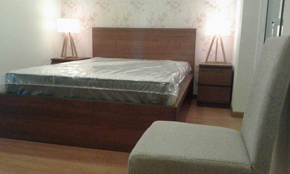 Quarto com despesas incluídas e casa de banho privativa.