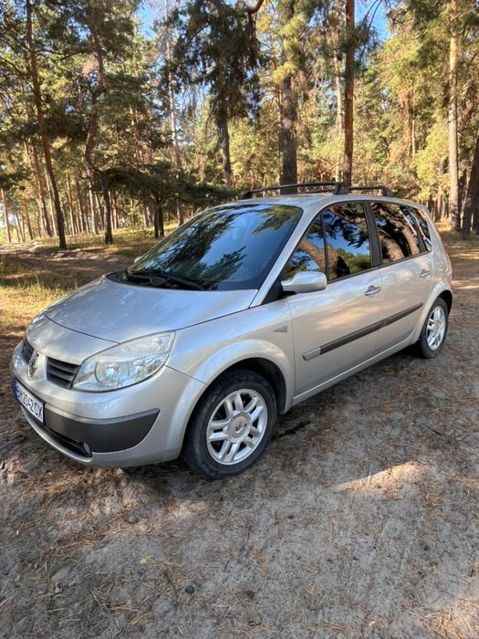 Надійне авто Renault Scenic