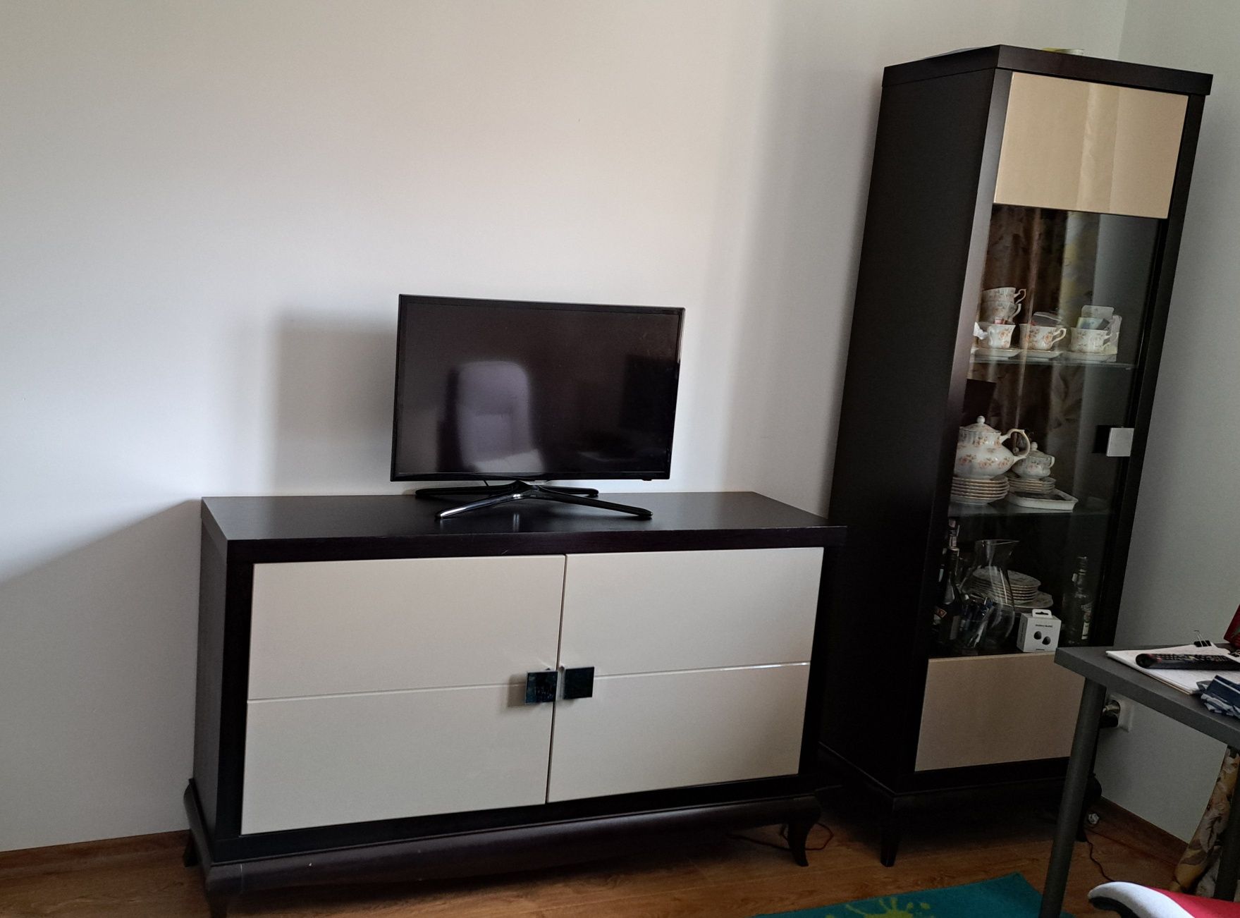 Komoda i witryna Laviano, Bydgoskie meble