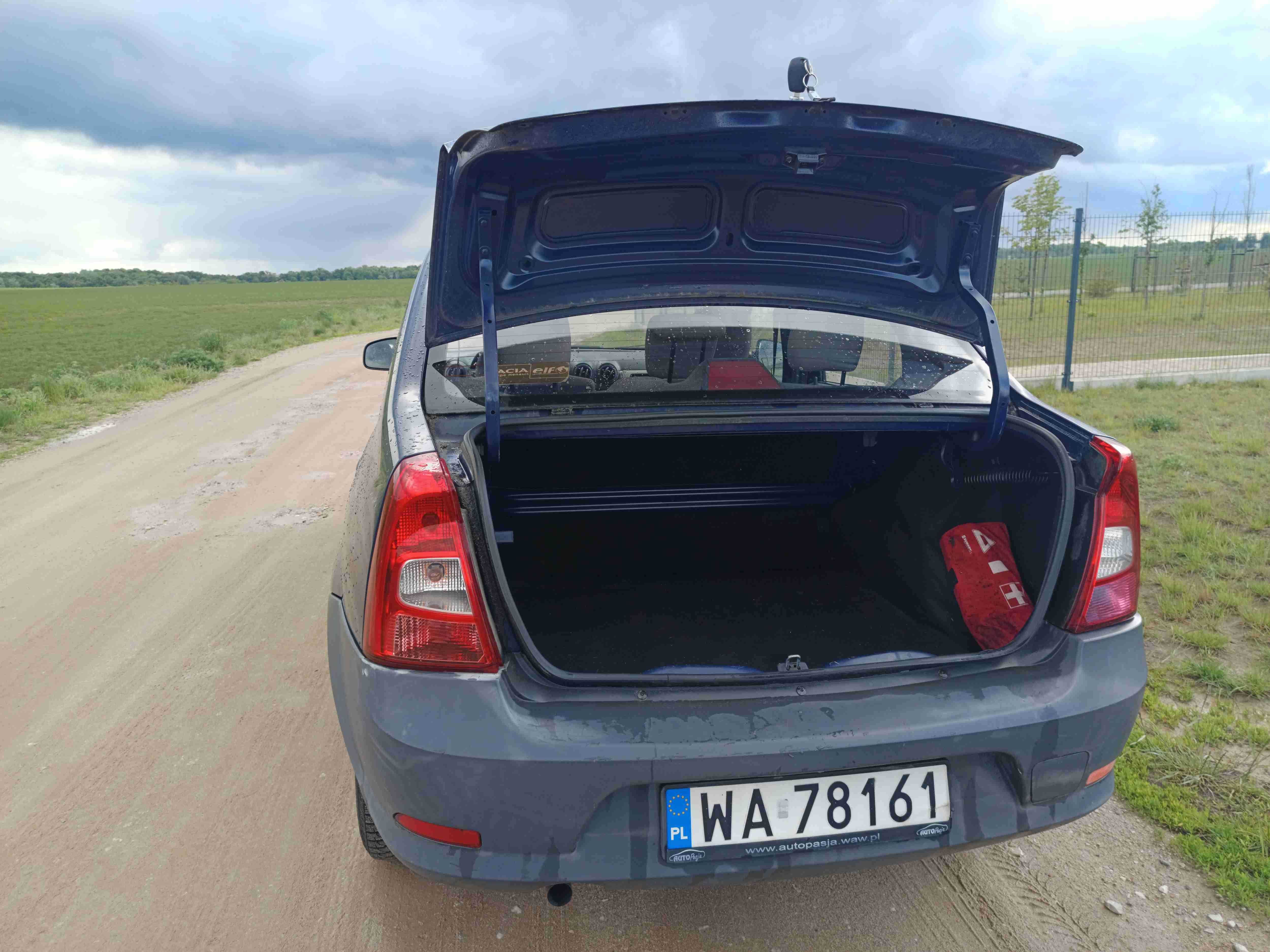 Dacia Logan 2009 r. z niskim przebiegiem