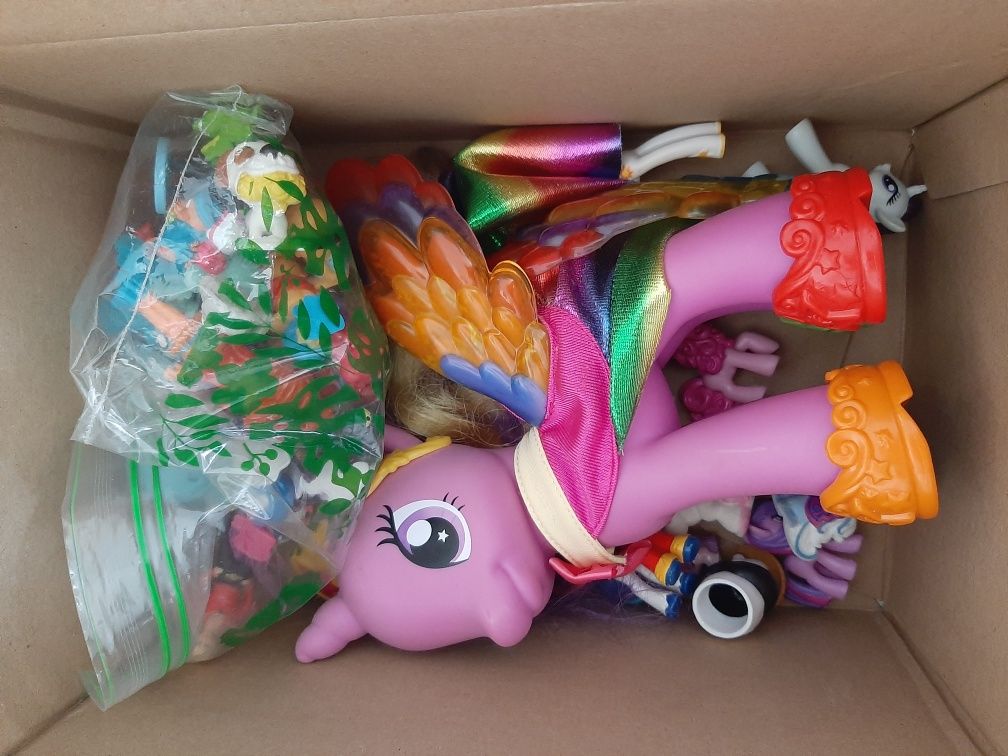 Kucyki Pony, shopkinsy, zabawki z Kinder jajek