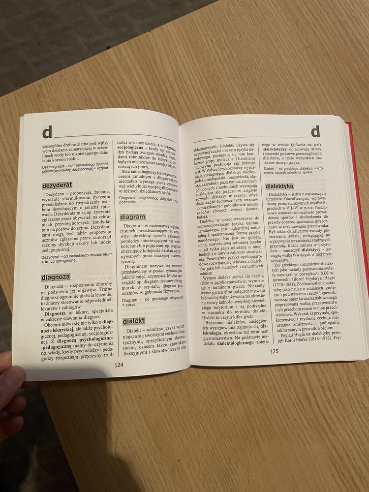 książka Leksikon młodego czytelnika Wyrazy trudne, ważne