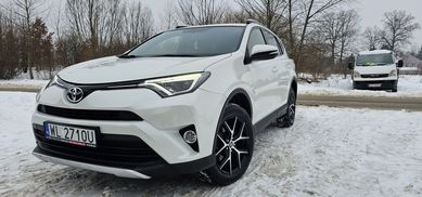 Toyota rav4 wersja prestige silnik 2.0 diesel przebieg 122 tys zamiana