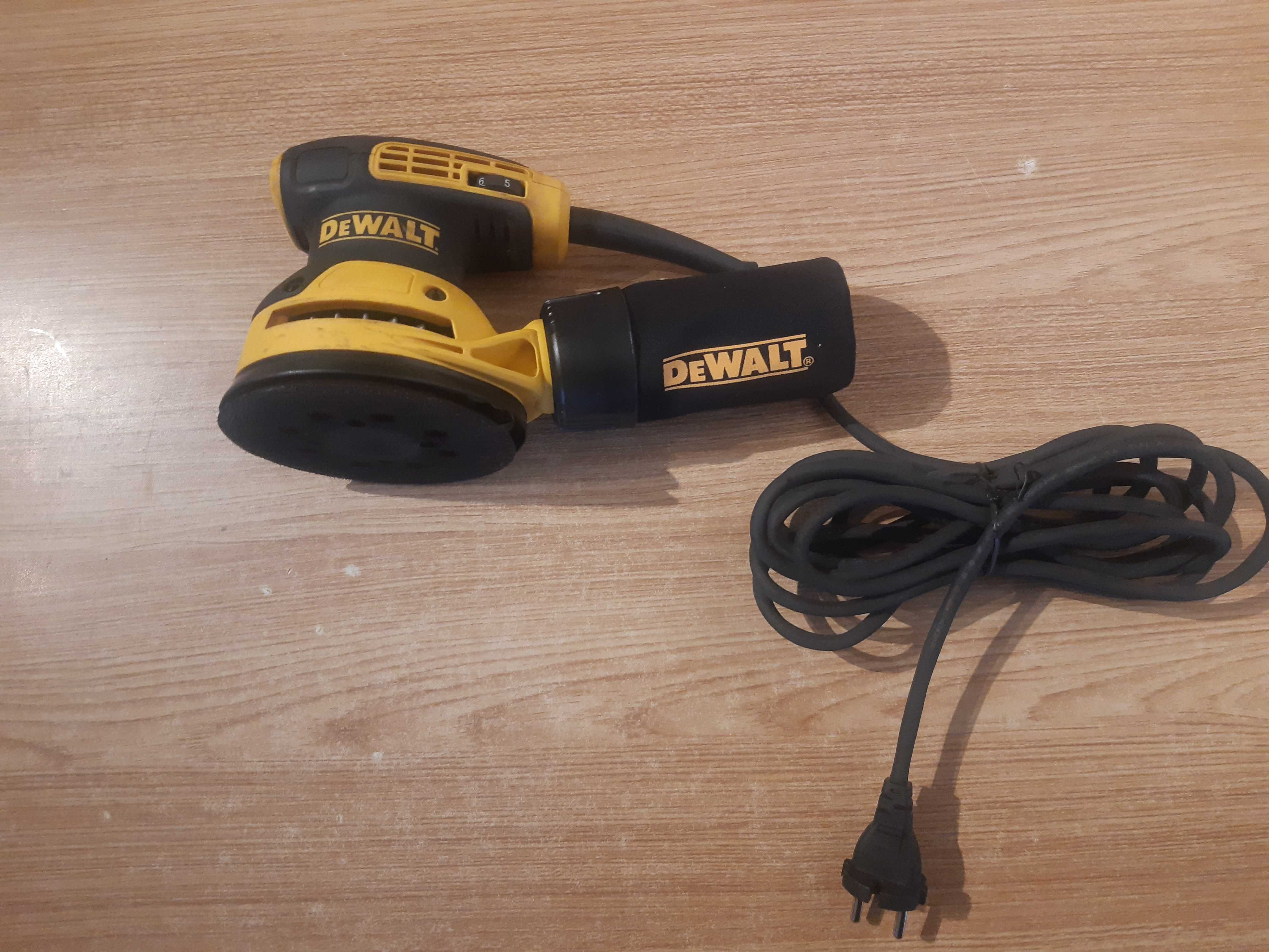 DeWalt  szlifierka mimośrodowa
