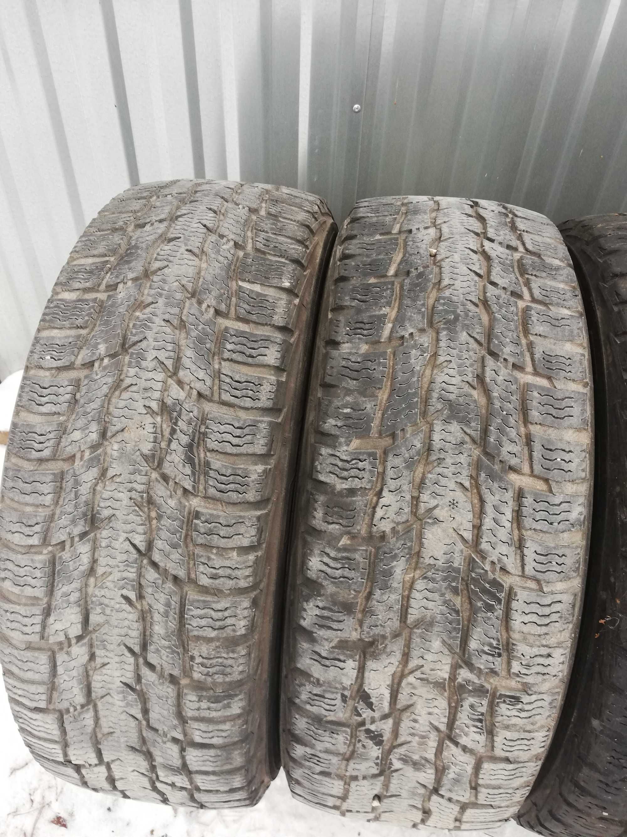 4 opony zimowe  Nokian do dostawczaka 215/60R17C  107/105S.  6mm.