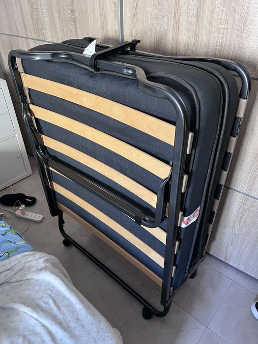 Vendo divã dobravel e m muito bom estado