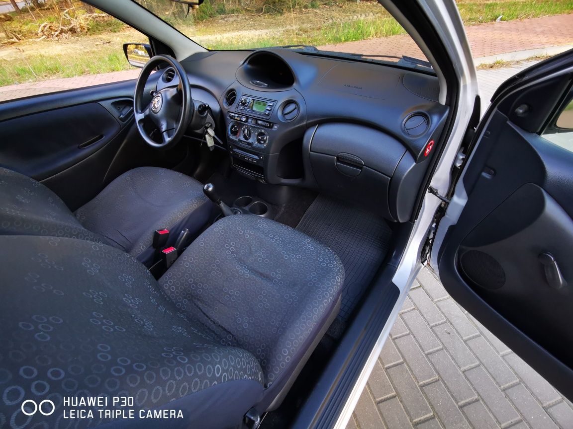 Toyota Yaris 1.0 wspomaganie klima