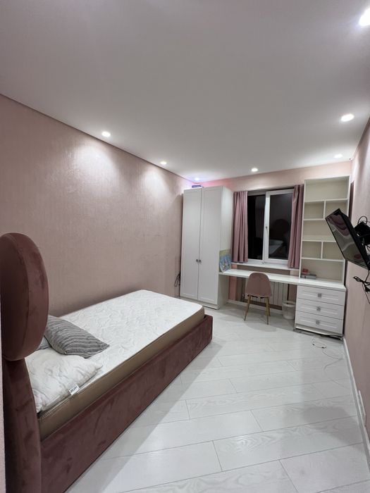 Продаж 4 кімнатноі квартири