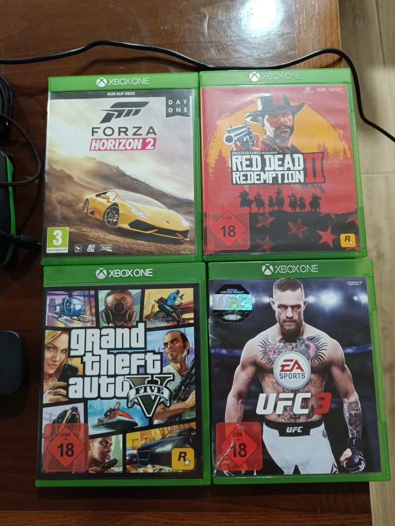XBOX one 500gb com 2 comandos e jogos