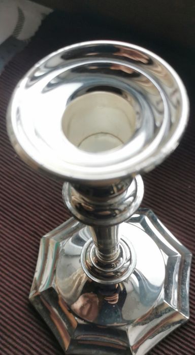 Підсвічник металевий.