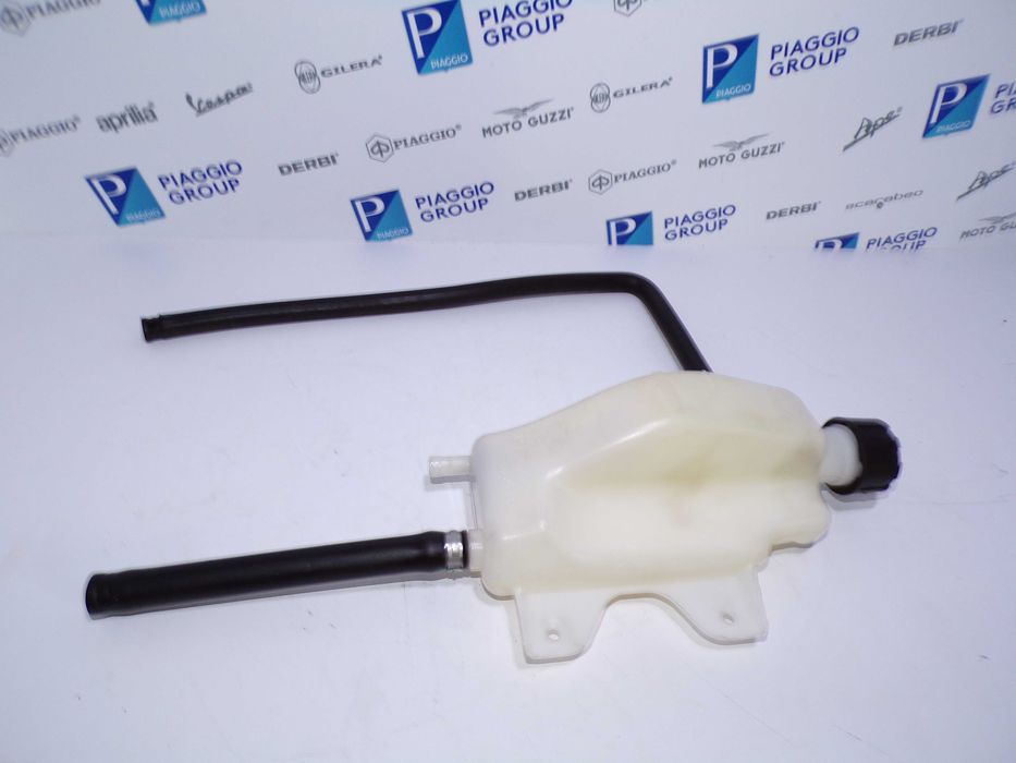 Zbiorniczek Płynu Chłodniczego + przewody-węże Piaggio Mp3 300 HPE