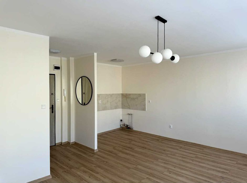 Na sprzedaż kawalerka z balkonem, po generalnym remoncie