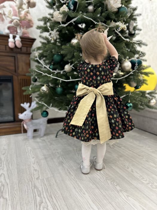 Новорічна святкова  сукня для дівчинки
