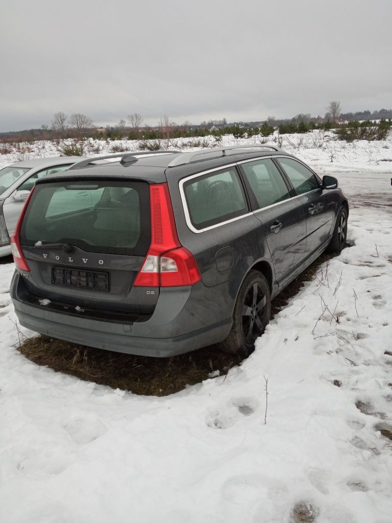 Volvo v70 2.4 D5 silnik  skrzynia automatycna drzwi lampa błotnik skór