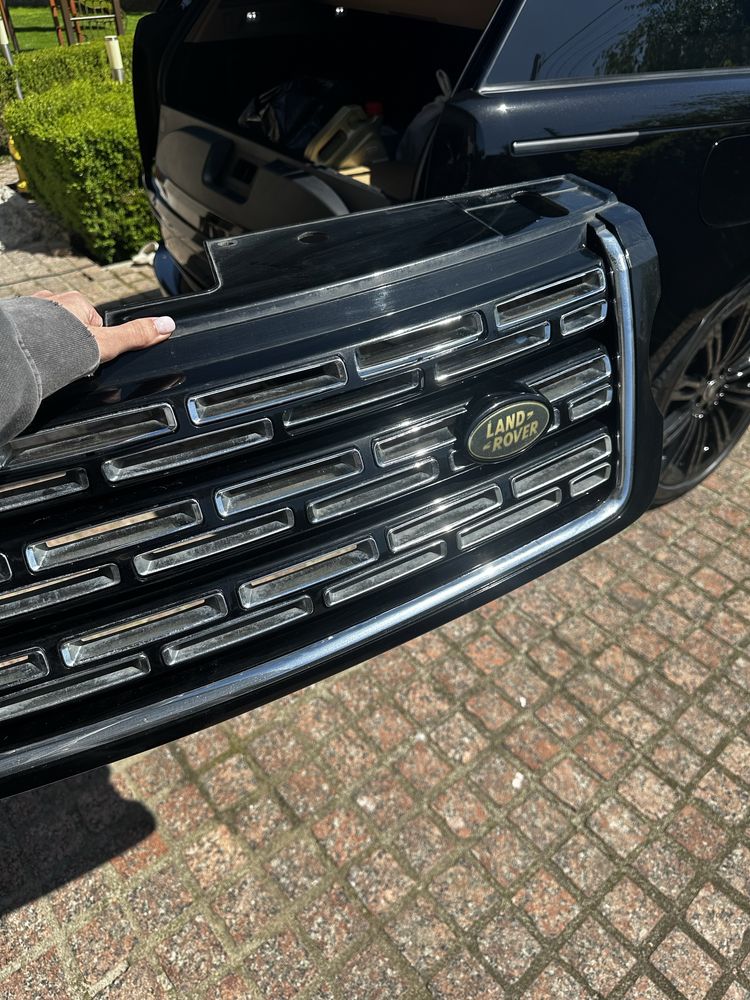 Решітка радіатора на Range Rover Vogue L405