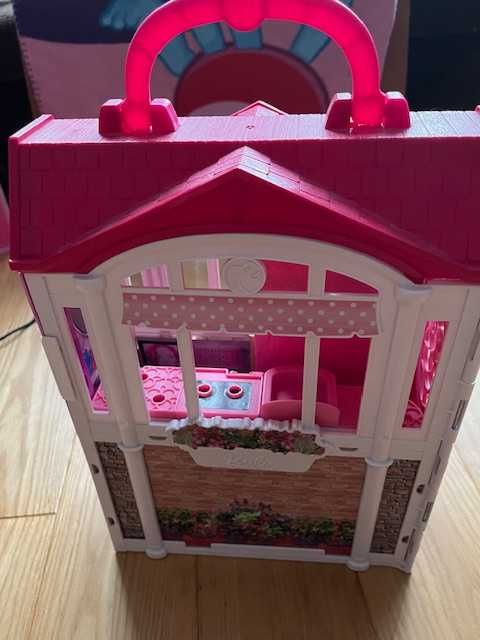 Mały domek dla lalek Barbie