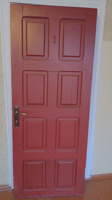 Дверь входная,дерево