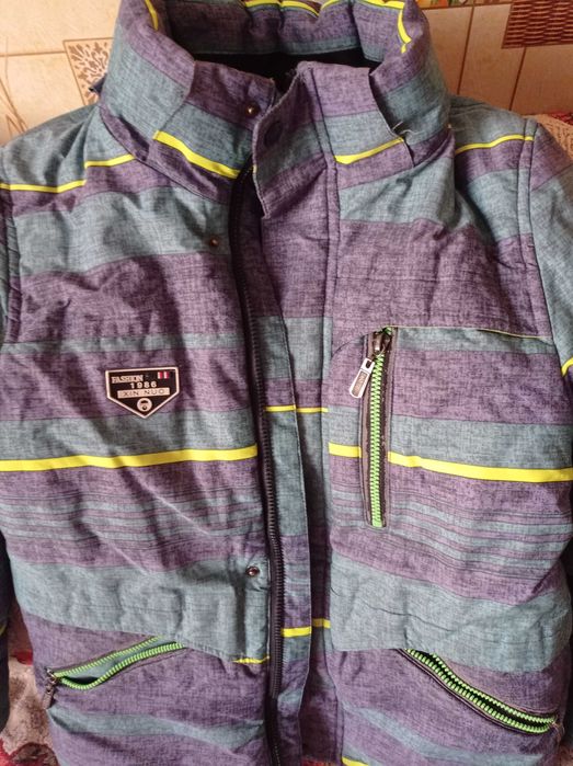 Продам  дитячу теплу куртку.