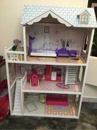 Domek dla lalek drewniany  z garazem