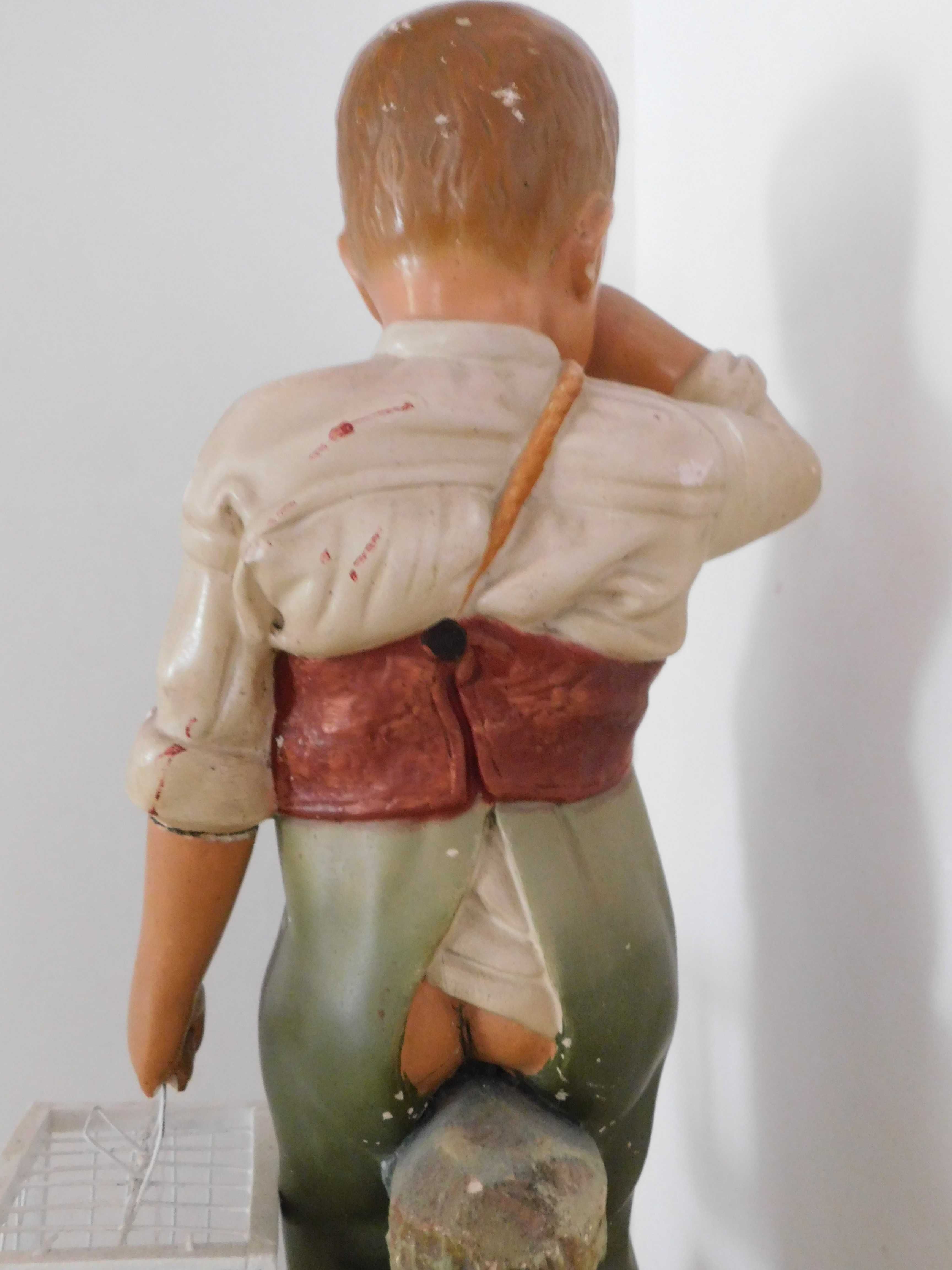 Escultura  antiga policromada menino com gaiola