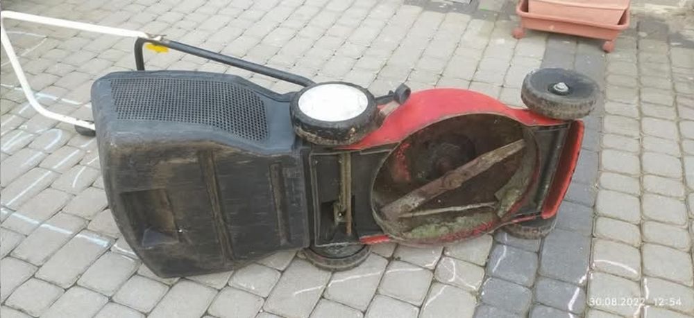 Kosiarka spalinowa z napędem