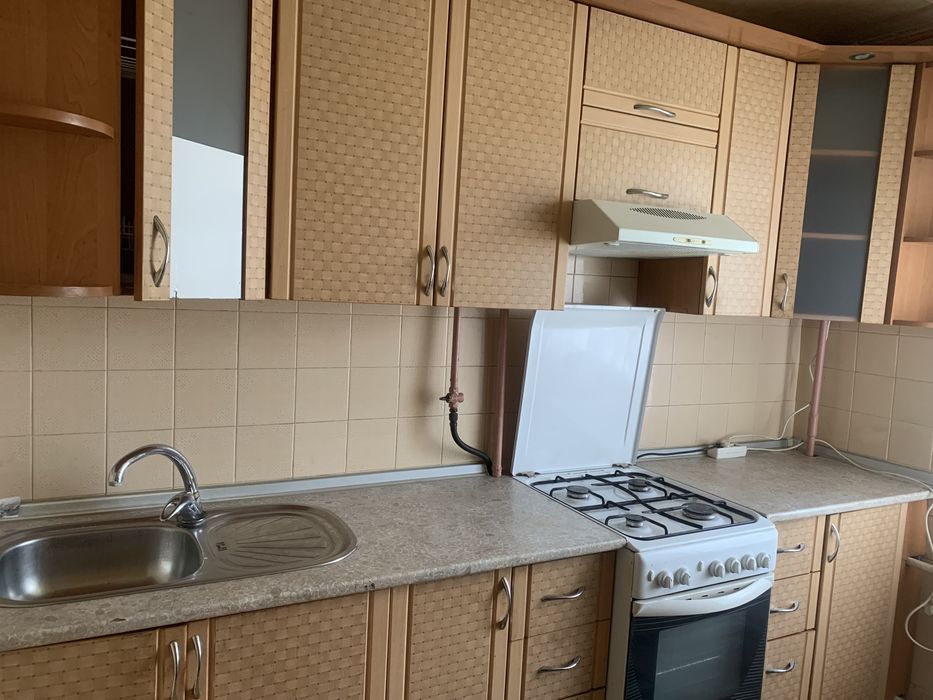 Сдам 2 комнатную квартиру !