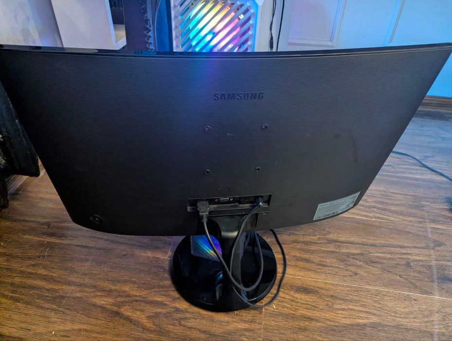 Монітор 23.5" Samsung Curved C24F390F (битые пиксели)