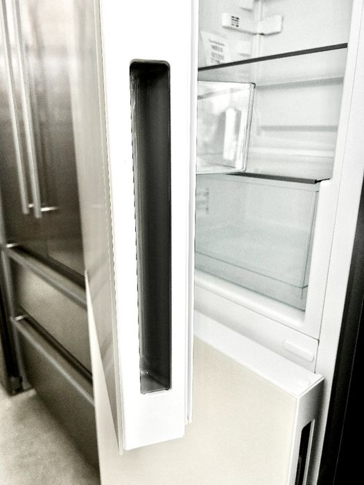 Холодильник Miele KFN 29142