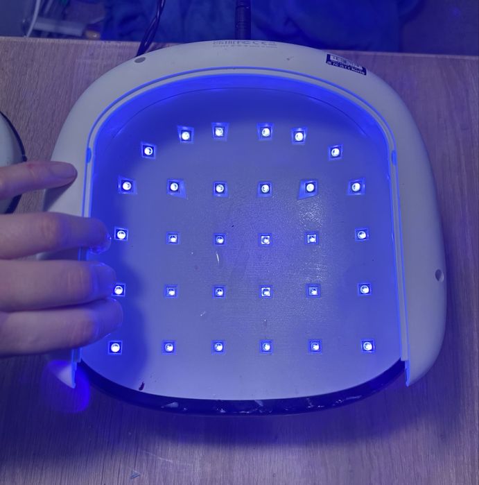 Гель лампа для манікюру