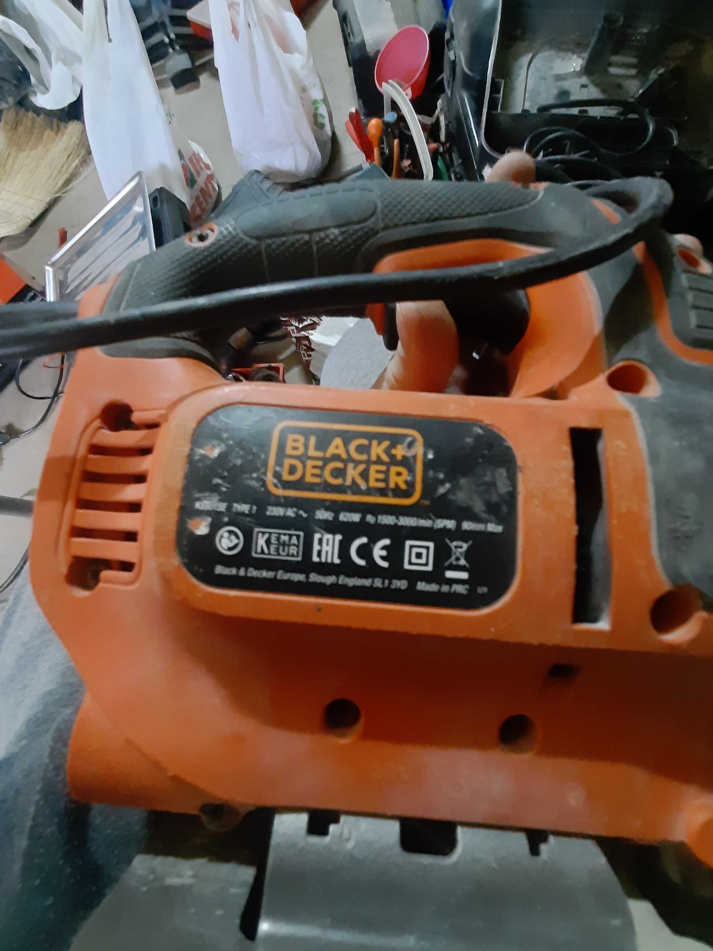 Лобзик Black decker