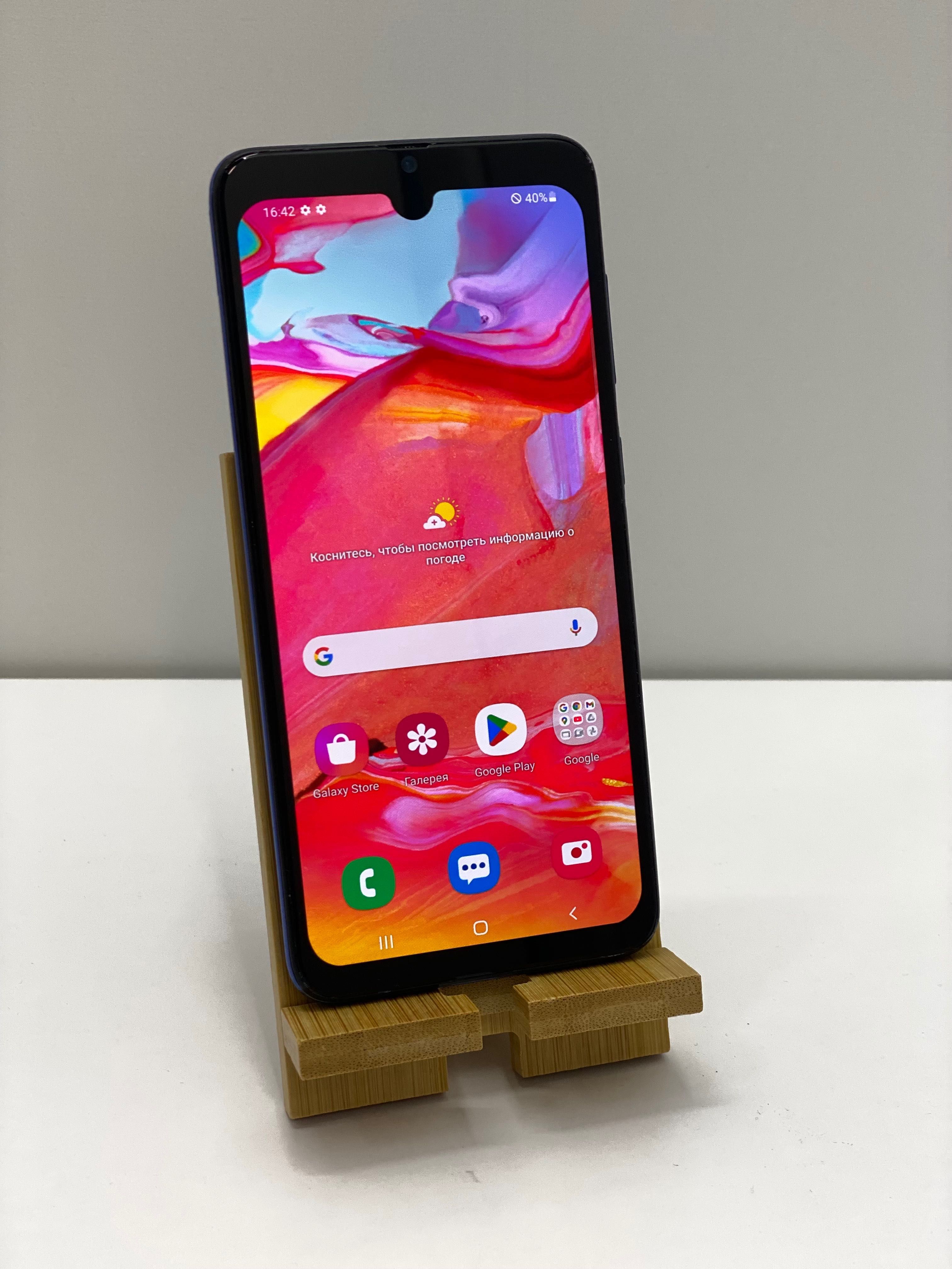 Продам смартфон Samsung Galaxy A70 (6/128)