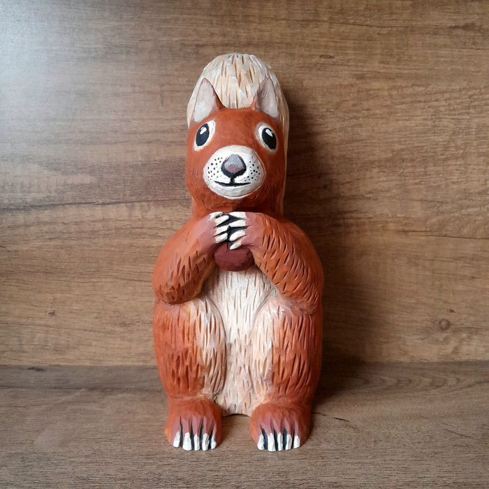 Rzeźba wiewiórki z drewna | Drewniana słodka figurka | Rękodzieło