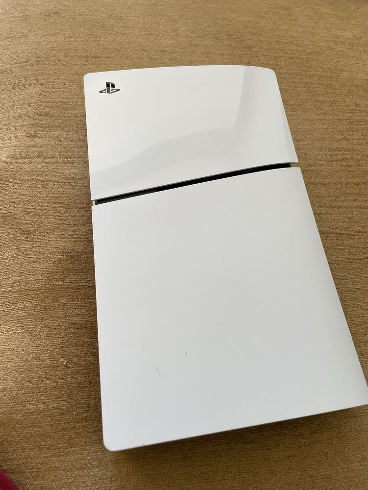 PS5 slim com conta boa de varios jogos (fortnite/GTA) vem com esses 2