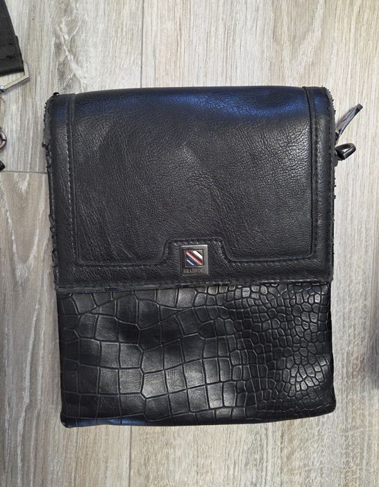 Продам сумку барсетку мужсчкую 200 за Все