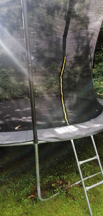 Sprzedam trampolinę średnica 3, 66m.