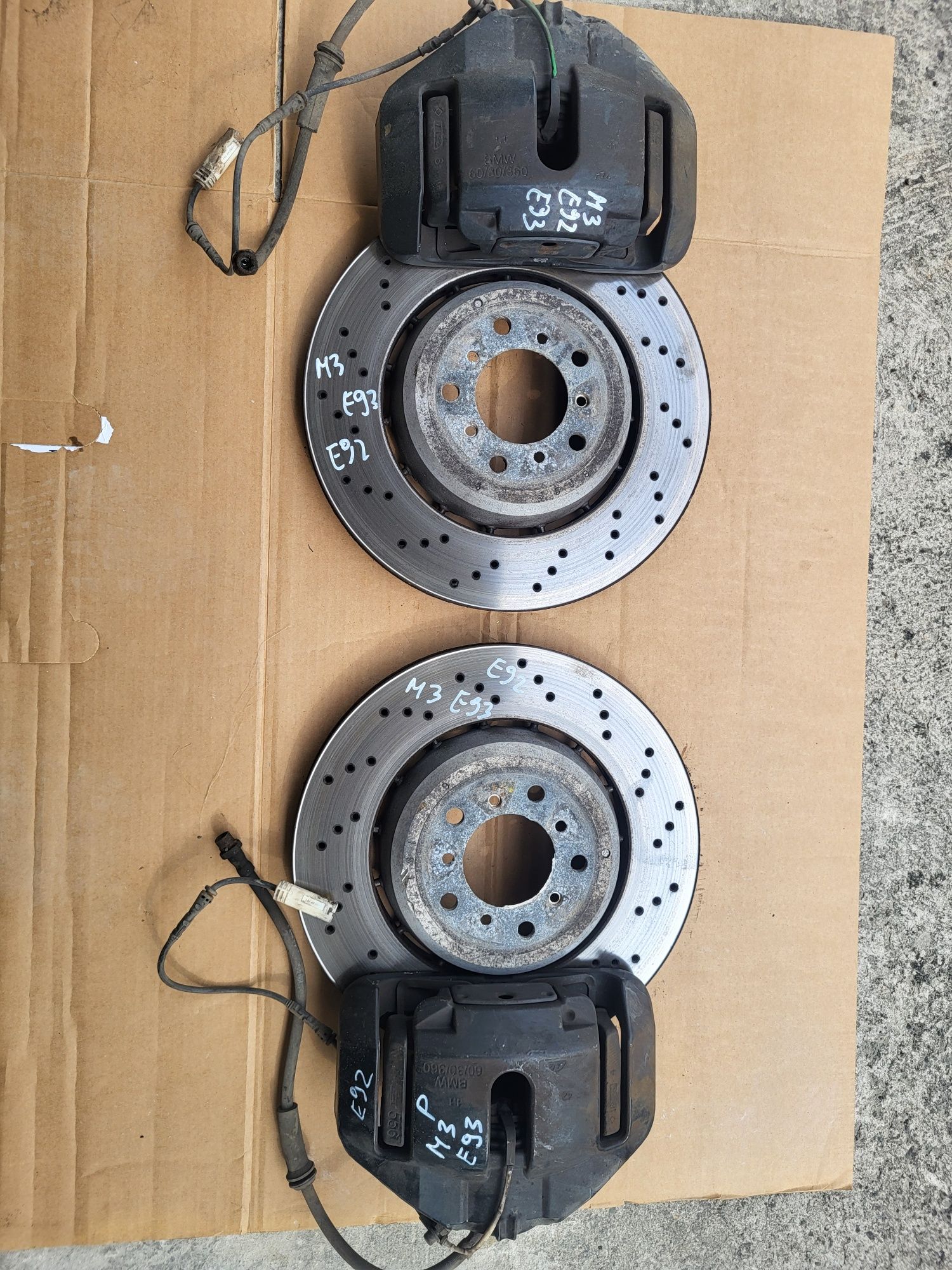 Zaciski tarcze przód hamulcowe bmw m3 e92 e93 e90 v8 4.0 420km