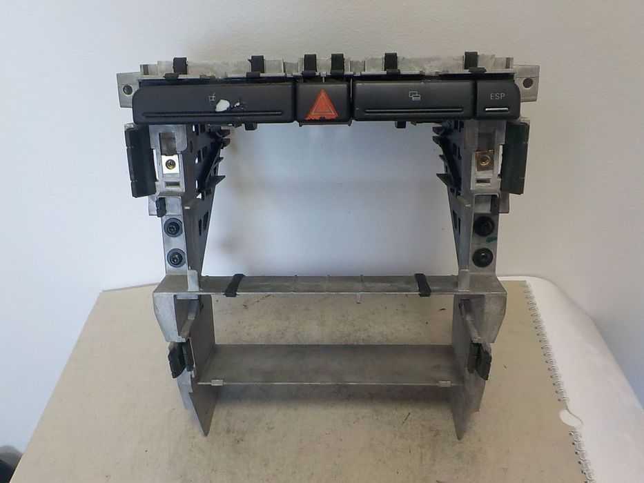 AUDI A4 B6 B7 KONSOLA ŚRODKOWA 2 DIN 8E0858005C