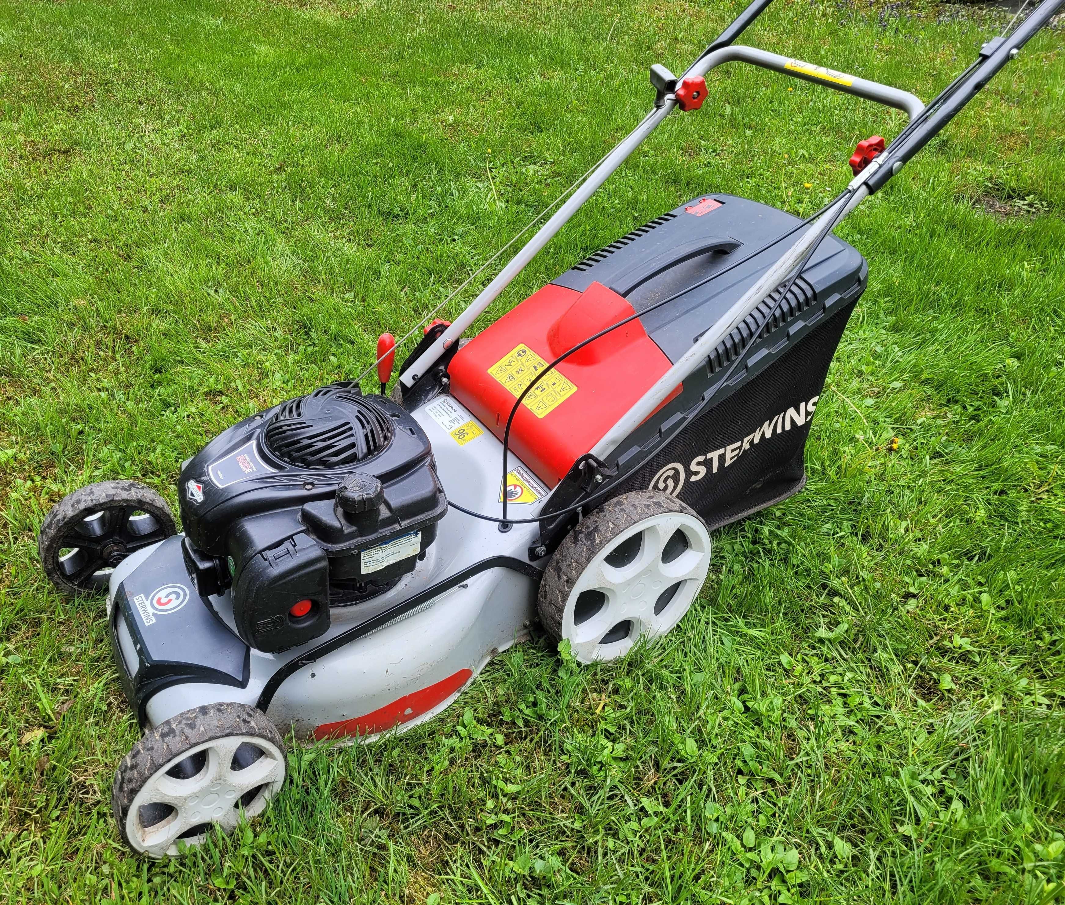 Kosiarka spalinowa Sterwins / silnik Briggs & Stratton / moc 1,9 kW