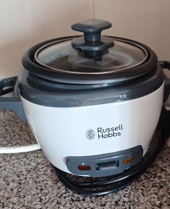 Vendo panela de arroz da marca Russell Hobbs