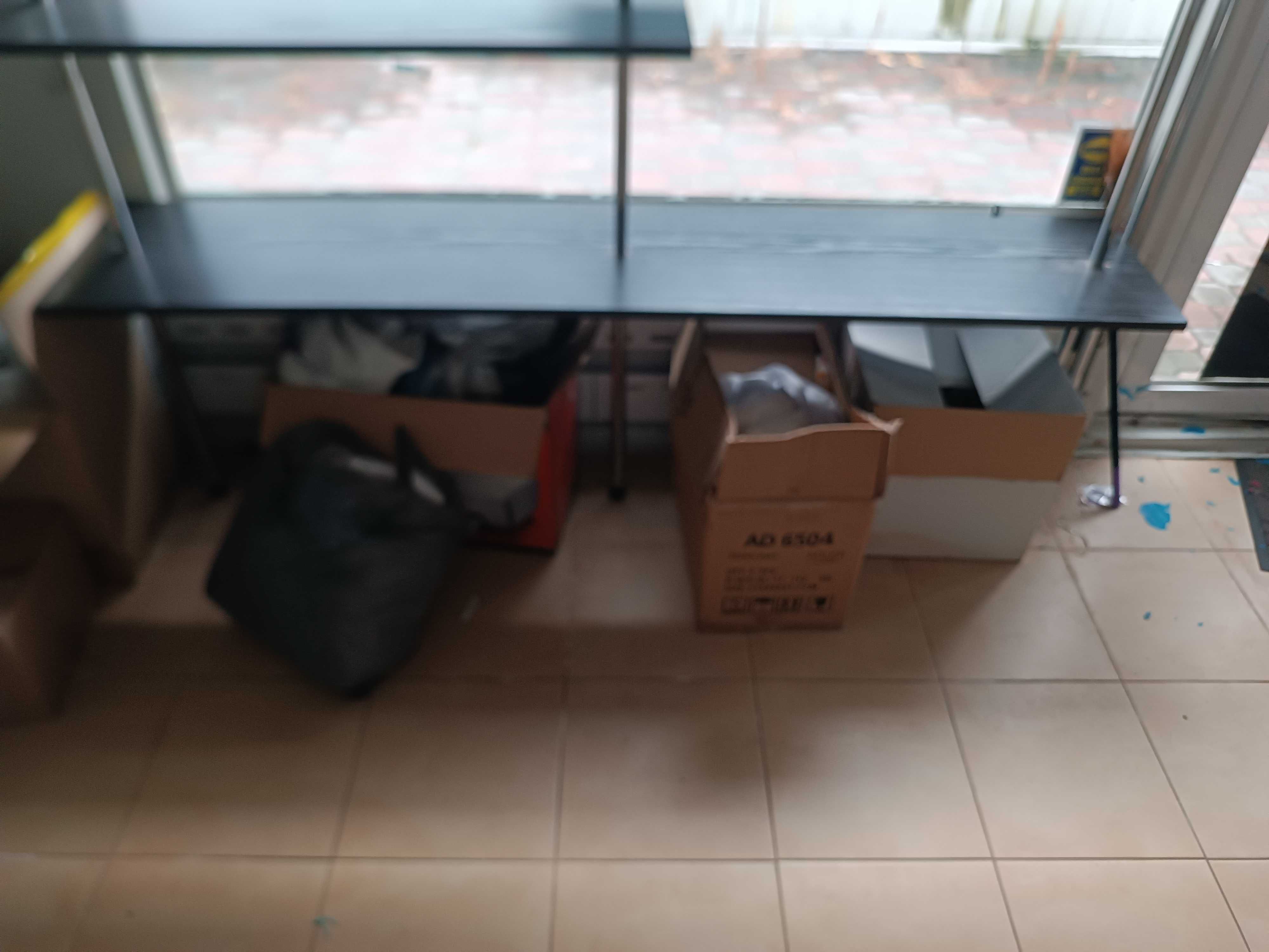 Pułki mocowane do ściany