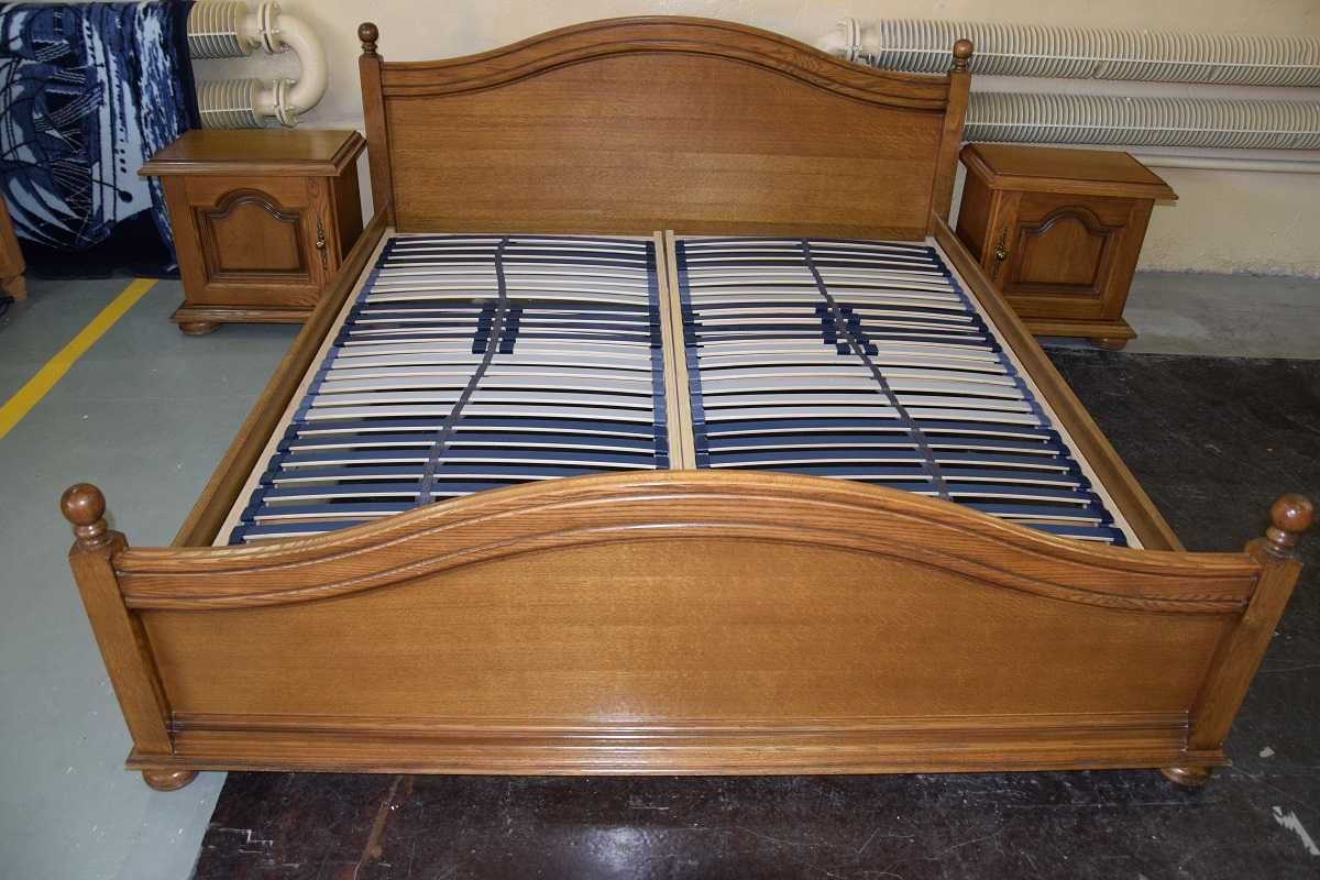 łóżko z materacami i szafkami - komplet jak nowy