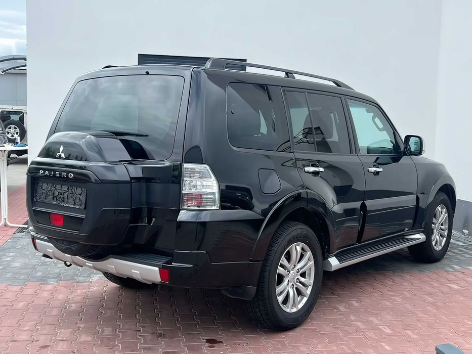 Mitsubishi Pajero      2017